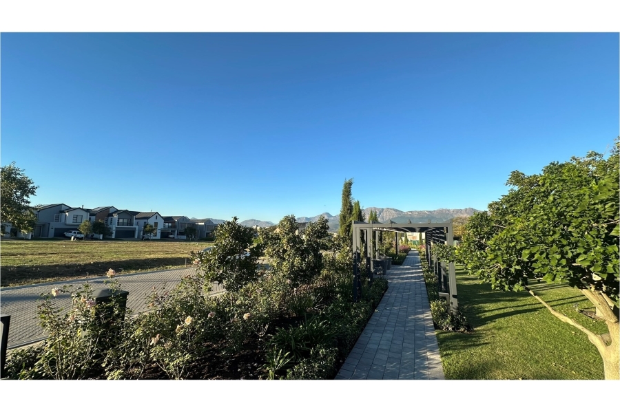 3 Bedroom Property for Sale in Lemoenkloof Western Cape